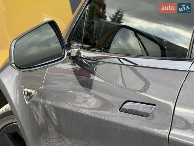 Серый Тесла Модель С, объемом двигателя 0 л и пробегом 220 тыс. км за 12700 $, фото 19 на Automoto.ua