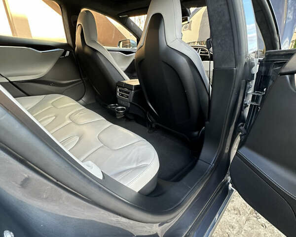 Серый Тесла Модель С, объемом двигателя 0 л и пробегом 113 тыс. км за 15200 $, фото 12 на Automoto.ua