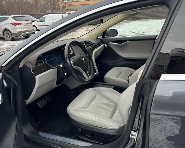 Сірий Тесла Модель С, об'ємом двигуна 0 л та пробігом 90 тис. км за 17500 $, фото 24 на Automoto.ua