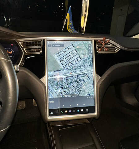 Серый Тесла Модель С, объемом двигателя 0 л и пробегом 160 тыс. км за 15100 $, фото 5 на Automoto.ua