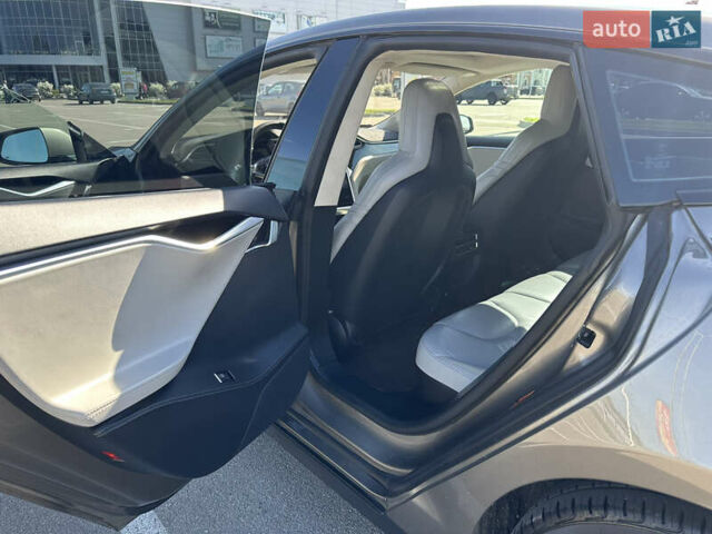 Серый Тесла Модель С, объемом двигателя 0 л и пробегом 148 тыс. км за 33900 $, фото 12 на Automoto.ua