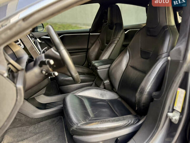 Серый Тесла Модель С, объемом двигателя 0 л и пробегом 110 тыс. км за 13000 $, фото 13 на Automoto.ua