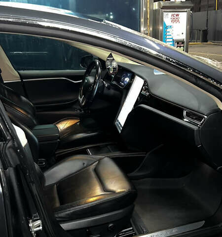 Серый Тесла Модель С, объемом двигателя 0 л и пробегом 160 тыс. км за 15100 $, фото 10 на Automoto.ua