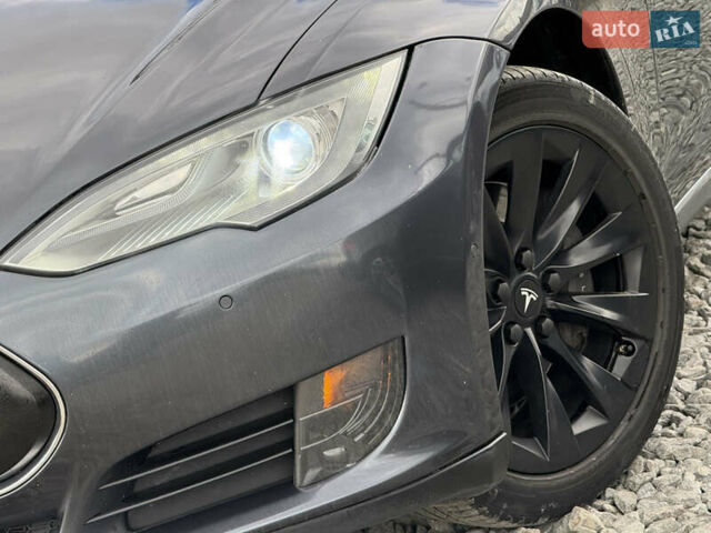 Серый Тесла Модель С, объемом двигателя 0 л и пробегом 220 тыс. км за 12700 $, фото 12 на Automoto.ua