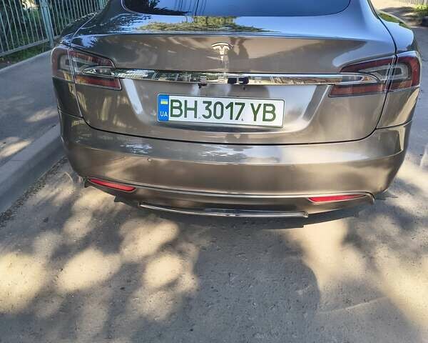 Серый Тесла Модель С, объемом двигателя 0 л и пробегом 221 тыс. км за 15500 $, фото 1 на Automoto.ua