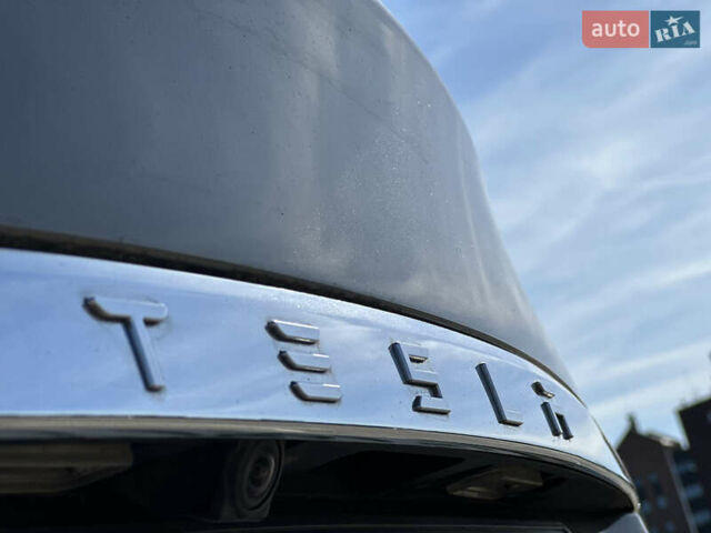 Серый Тесла Модель С, объемом двигателя 0 л и пробегом 148 тыс. км за 33900 $, фото 30 на Automoto.ua
