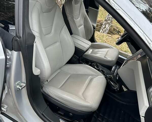 Тесла Модель С 2015 в Харькове на Automoto.ua Серый Тесла Модель С, объемом двигателя 0 л и пробегом 240 тыс. км за 17800 $, фото 11 на Automoto.ua