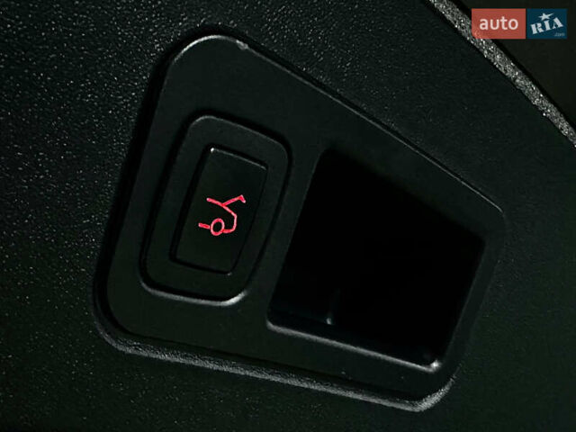 Сірий Тесла Модель С, об'ємом двигуна 0 л та пробігом 81 тис. км за 16979 $, фото 20 на Automoto.ua