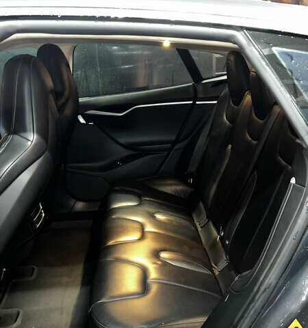 Серый Тесла Модель С, объемом двигателя 0 л и пробегом 160 тыс. км за 15100 $, фото 15 на Automoto.ua