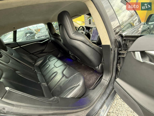 Серый Тесла Модель С, объемом двигателя 0 л и пробегом 220 тыс. км за 12700 $, фото 33 на Automoto.ua