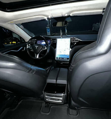 Серый Тесла Модель С, объемом двигателя 0 л и пробегом 160 тыс. км за 15100 $, фото 6 на Automoto.ua