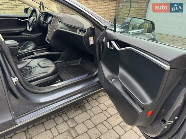 Серый Тесла Модель С, объемом двигателя 0 л и пробегом 180 тыс. км за 15300 $, фото 15 на Automoto.ua