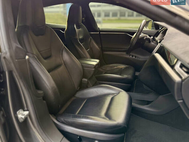 Серый Тесла Модель С, объемом двигателя 0 л и пробегом 110 тыс. км за 13000 $, фото 16 на Automoto.ua