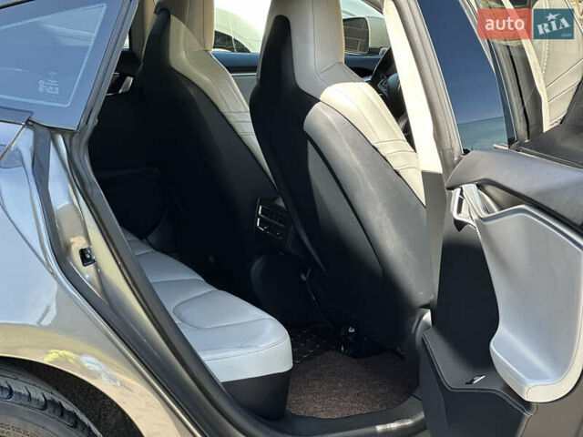 Серый Тесла Модель С, объемом двигателя 0 л и пробегом 148 тыс. км за 33900 $, фото 15 на Automoto.ua