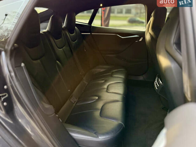 Серый Тесла Модель С, объемом двигателя 0 л и пробегом 110 тыс. км за 13000 $, фото 15 на Automoto.ua