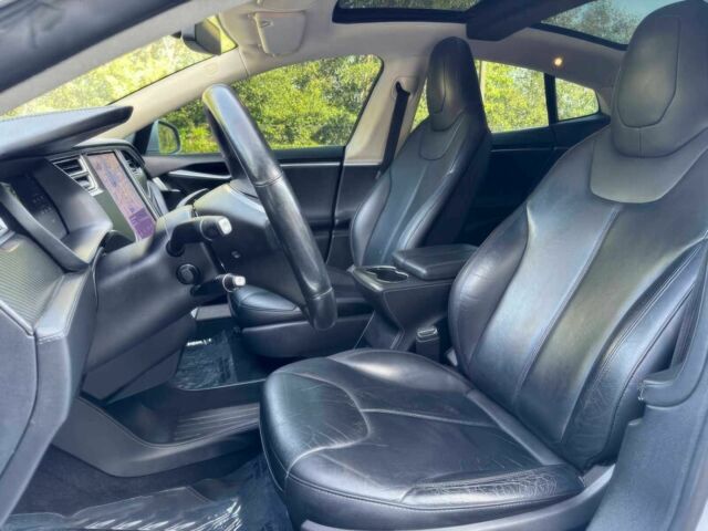 Серый Тесла Модель С, объемом двигателя 0 л и пробегом 75 тыс. км за 10000 $, фото 8 на Automoto.ua