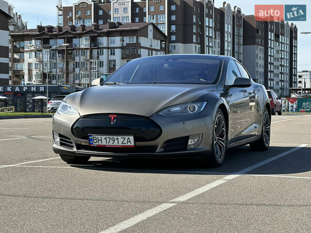 Серый Тесла Модель С, объемом двигателя 0 л и пробегом 148 тыс. км за 33900 $, фото 2 на Automoto.ua