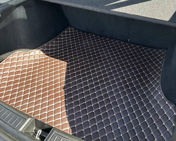 Серый Тесла Модель С, объемом двигателя 0 л и пробегом 148 тыс. км за 33900 $, фото 21 на Automoto.ua