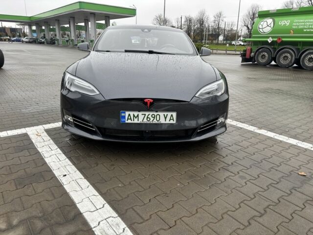 Серый Тесла Модель С, объемом двигателя 0 л и пробегом 198 тыс. км за 17300 $, фото 2 на Automoto.ua