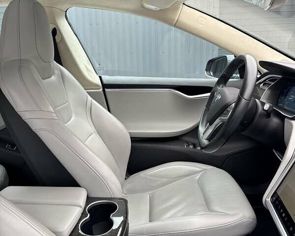 Сірий Тесла Модель С, об'ємом двигуна 0 л та пробігом 90 тис. км за 17500 $, фото 12 на Automoto.ua