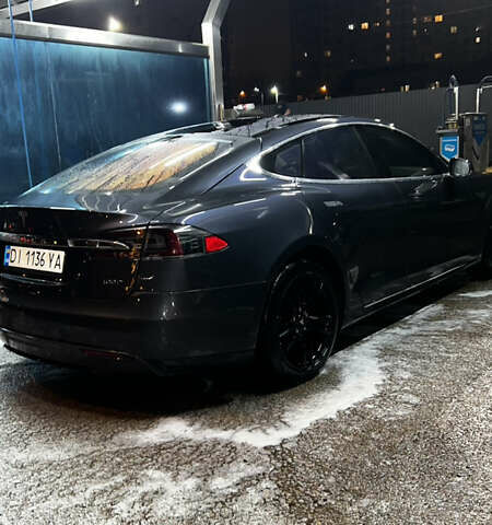 Серый Тесла Модель С, объемом двигателя 0 л и пробегом 160 тыс. км за 15100 $, фото 1 на Automoto.ua