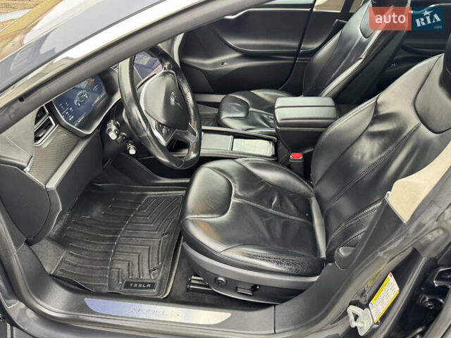 Серый Тесла Модель С, объемом двигателя 0 л и пробегом 180 тыс. км за 15300 $, фото 8 на Automoto.ua