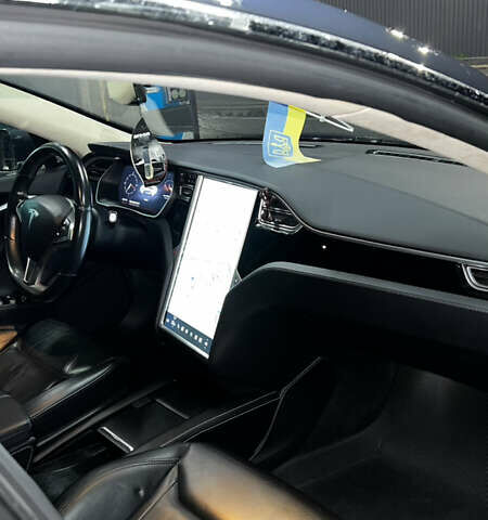 Серый Тесла Модель С, объемом двигателя 0 л и пробегом 160 тыс. км за 15100 $, фото 11 на Automoto.ua