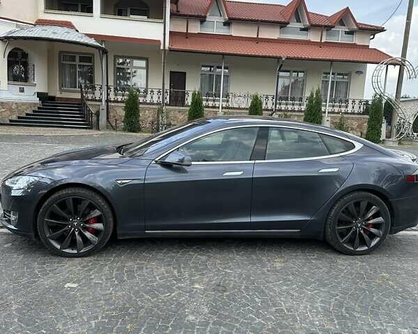 Серый Тесла Модель С, объемом двигателя 0 л и пробегом 99 тыс. км за 24000 $, фото 10 на Automoto.ua