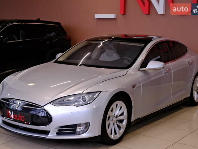 Сірий Тесла Модель С, об'ємом двигуна 0 л та пробігом 137 тис. км за 12900 $, фото 2 на Automoto.ua