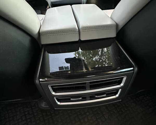 Серый Тесла Модель С, объемом двигателя 0 л и пробегом 168 тыс. км за 16200 $, фото 40 на Automoto.ua