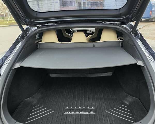 Серый Тесла Модель С, объемом двигателя 0 л и пробегом 192 тыс. км за 16900 $, фото 5 на Automoto.ua