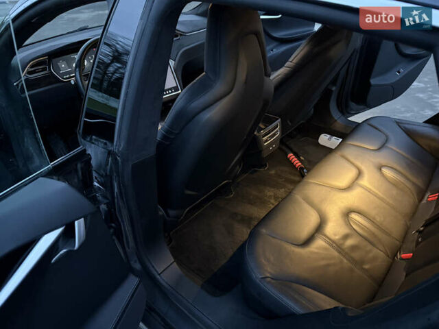 Серый Тесла Модель С, объемом двигателя 0 л и пробегом 300 тыс. км за 14700 $, фото 48 на Automoto.ua