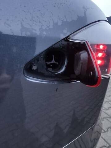 Серый Тесла Модель С, объемом двигателя 0 л и пробегом 226 тыс. км за 14800 $, фото 109 на Automoto.ua