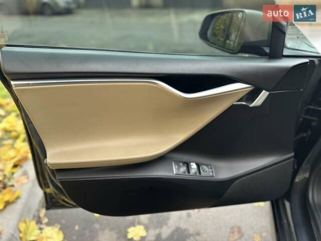 Тесла Модель С 2016 у Одесі на Automoto.ua Сірий Тесла Модель С, об'ємом двигуна 0 л та пробігом 156 тис. км за 18500 $, фото 13 на Automoto.ua