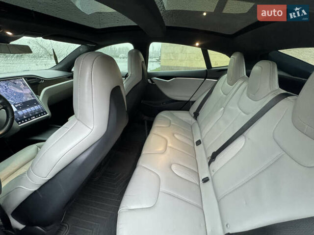 Серый Тесла Модель С, объемом двигателя 0 л и пробегом 207 тыс. км за 13899 $, фото 35 на Automoto.ua