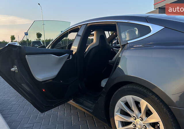 Тесла Модель С 2016 у Львові на Automoto.ua Сірий Тесла Модель С, об'ємом двигуна 0 л та пробігом 132 тис. км за 17300 $, фото 16 на Automoto.ua