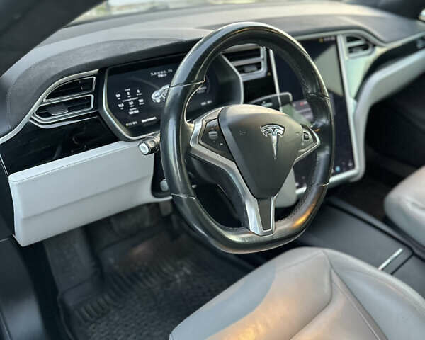 Серый Тесла Модель С, объемом двигателя 0 л и пробегом 168 тыс. км за 16200 $, фото 30 на Automoto.ua