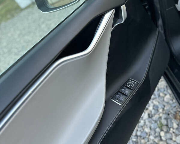 Серый Тесла Модель С, объемом двигателя 0 л и пробегом 168 тыс. км за 16200 $, фото 26 на Automoto.ua