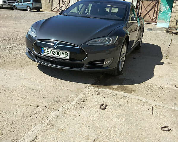 Серый Тесла Модель С, объемом двигателя 0 л и пробегом 164 тыс. км за 20300 $, фото 9 на Automoto.ua