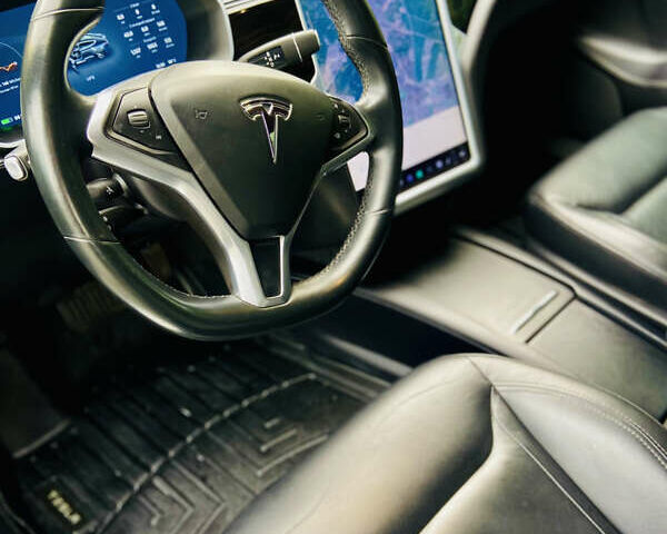 Тесла Модель С 2016 у Луцьку на Automoto.ua Сірий Тесла Модель С, об'ємом двигуна 0 л та пробігом 190 тис. км за 15500 $, фото 34 на Automoto.ua