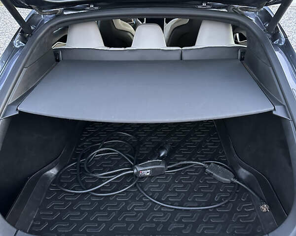 Серый Тесла Модель С, объемом двигателя 0 л и пробегом 168 тыс. км за 16200 $, фото 54 на Automoto.ua