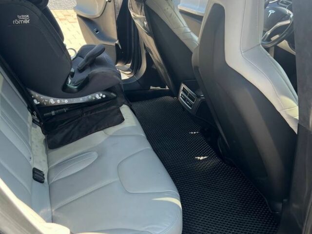 Сірий Тесла Модель С, об'ємом двигуна 0 л та пробігом 150 тис. км за 22500 $, фото 5 на Automoto.ua