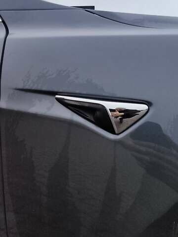 Серый Тесла Модель С, объемом двигателя 0 л и пробегом 226 тыс. км за 14800 $, фото 35 на Automoto.ua