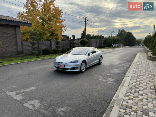 Серый Тесла Модель С, объемом двигателя 0 л и пробегом 28 тыс. км за 18500 $, фото 1 на Automoto.ua