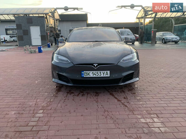 Серый Тесла Модель С, объемом двигателя 0 л и пробегом 136 тыс. км за 16100 $, фото 1 на Automoto.ua