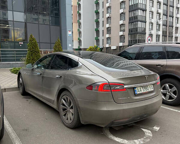 Серый Тесла Модель С, объемом двигателя 0 л и пробегом 170 тыс. км за 21000 $, фото 2 на Automoto.ua