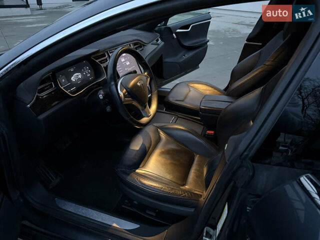 Серый Тесла Модель С, объемом двигателя 0 л и пробегом 300 тыс. км за 14700 $, фото 47 на Automoto.ua
