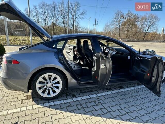 Тесла Модель С 2016 в Львове на Automoto.ua Серый Тесла Модель С, объемом двигателя 0 л и пробегом 190 тыс. км за 19200 $, фото 10 на Automoto.ua