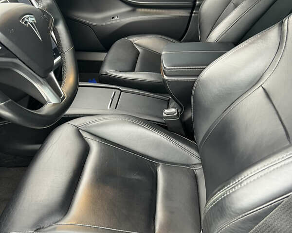Серый Тесла Модель С, объемом двигателя 0 л и пробегом 94 тыс. км за 25200 $, фото 16 на Automoto.ua