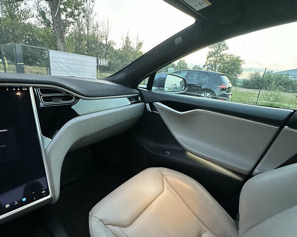 Серый Тесла Модель С, объемом двигателя 0 л и пробегом 168 тыс. км за 16200 $, фото 51 на Automoto.ua